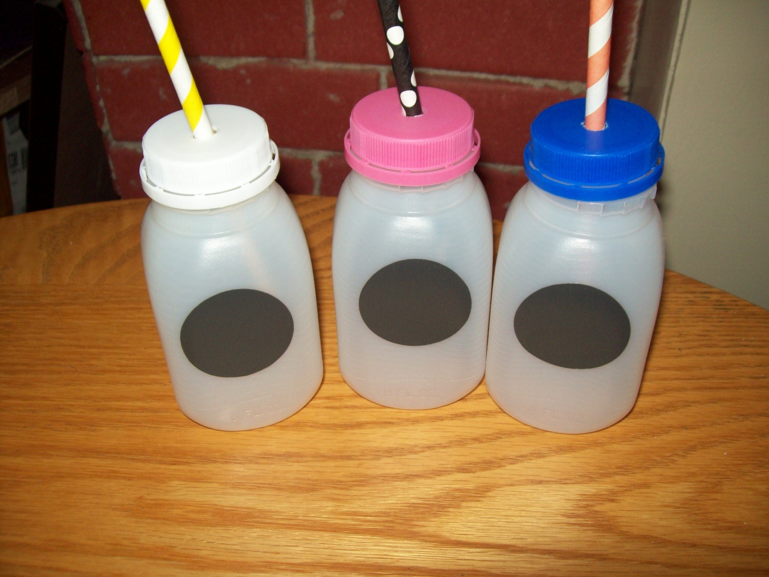 Kids Milk Bottles Juice Bottles / Lids with Straws Holes With Chalkboard Labels Brithday Set of