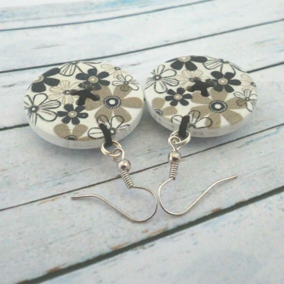 Button Earrings Flower Floral Wood Black White by 78HappinessPlace