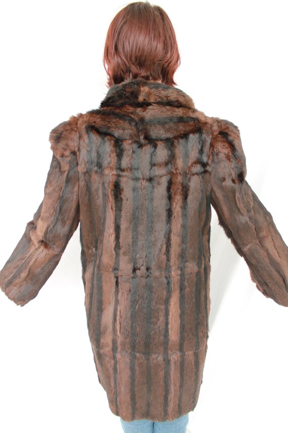 1940s Muskrat Fur Coat Soft Shiny 1940s Muskrat Fur Coat Soft Shiny Luxiurious Real Mahogany Color Below Knee Length Warm