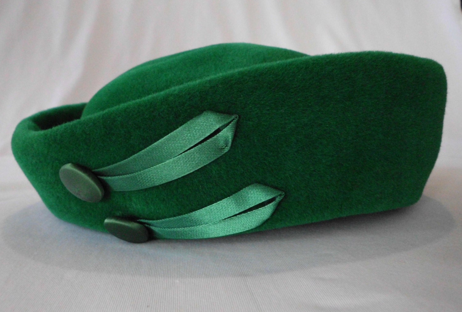 vintage 1940s KELLY GREEN HAT