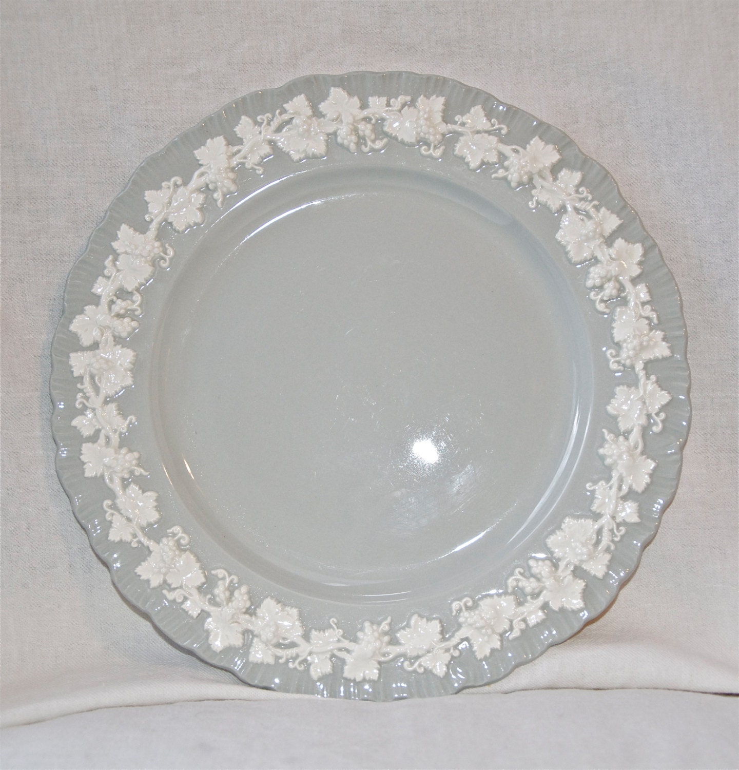 Vintage Wedgwood dinner plate...shell by 180degreesvintage on Etsy