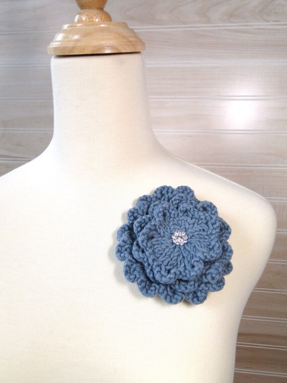 Items similar to Knit flower brooch in blue, womans knit flower pin on Etsy