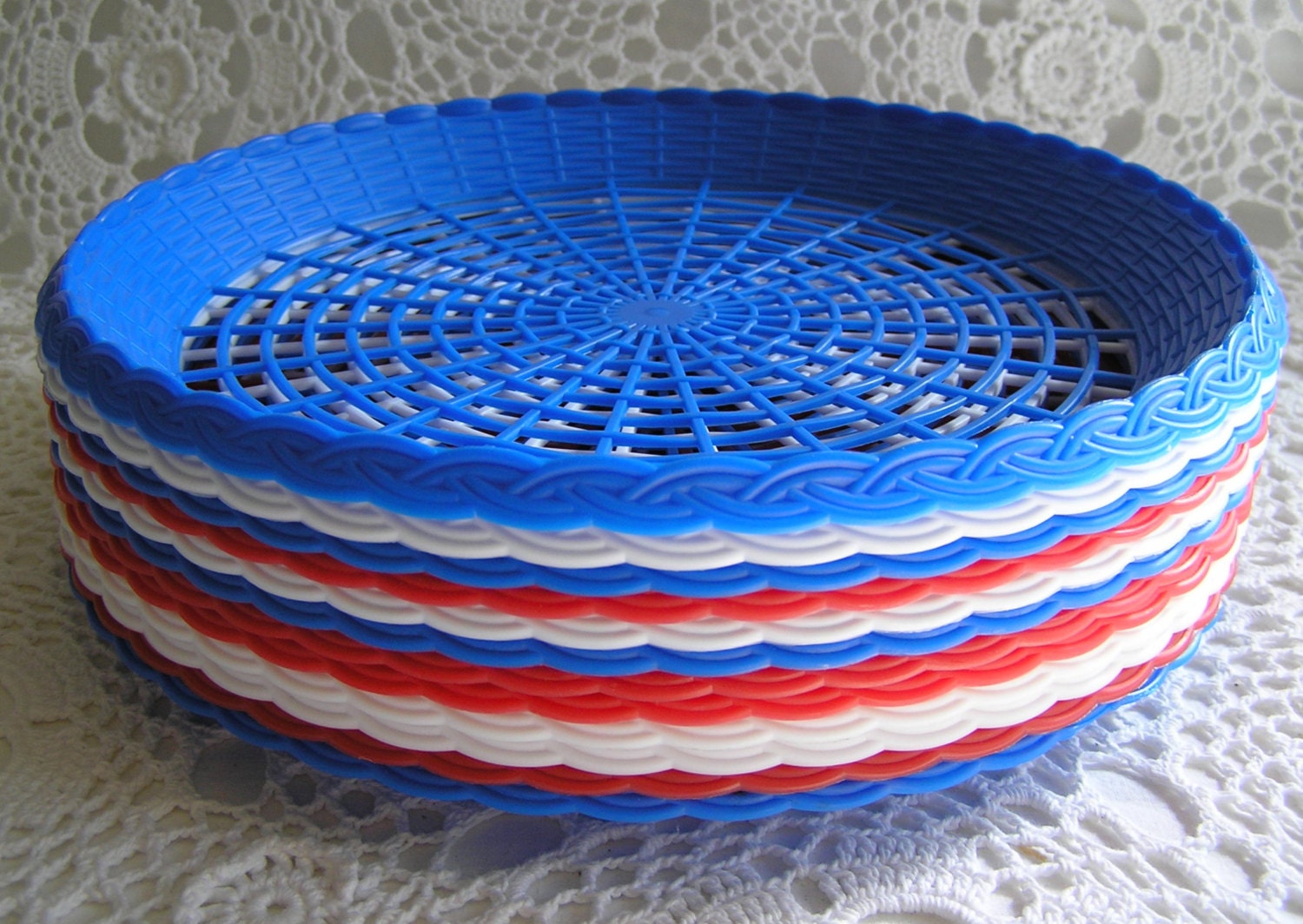 Set of 12 Plastic 1970s  Paper Plate Holders Memorial Day or