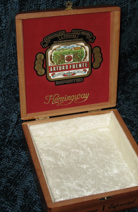 HAWAII travel postcard decoupage cigar box