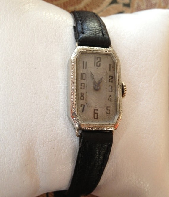 Art Deco Cyma Swiss Ladies Vintage Watch Circa 1920s