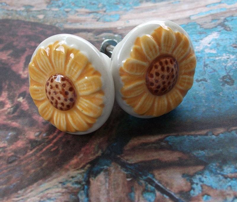 Sunflower Knob / Ceramic / Drawer /