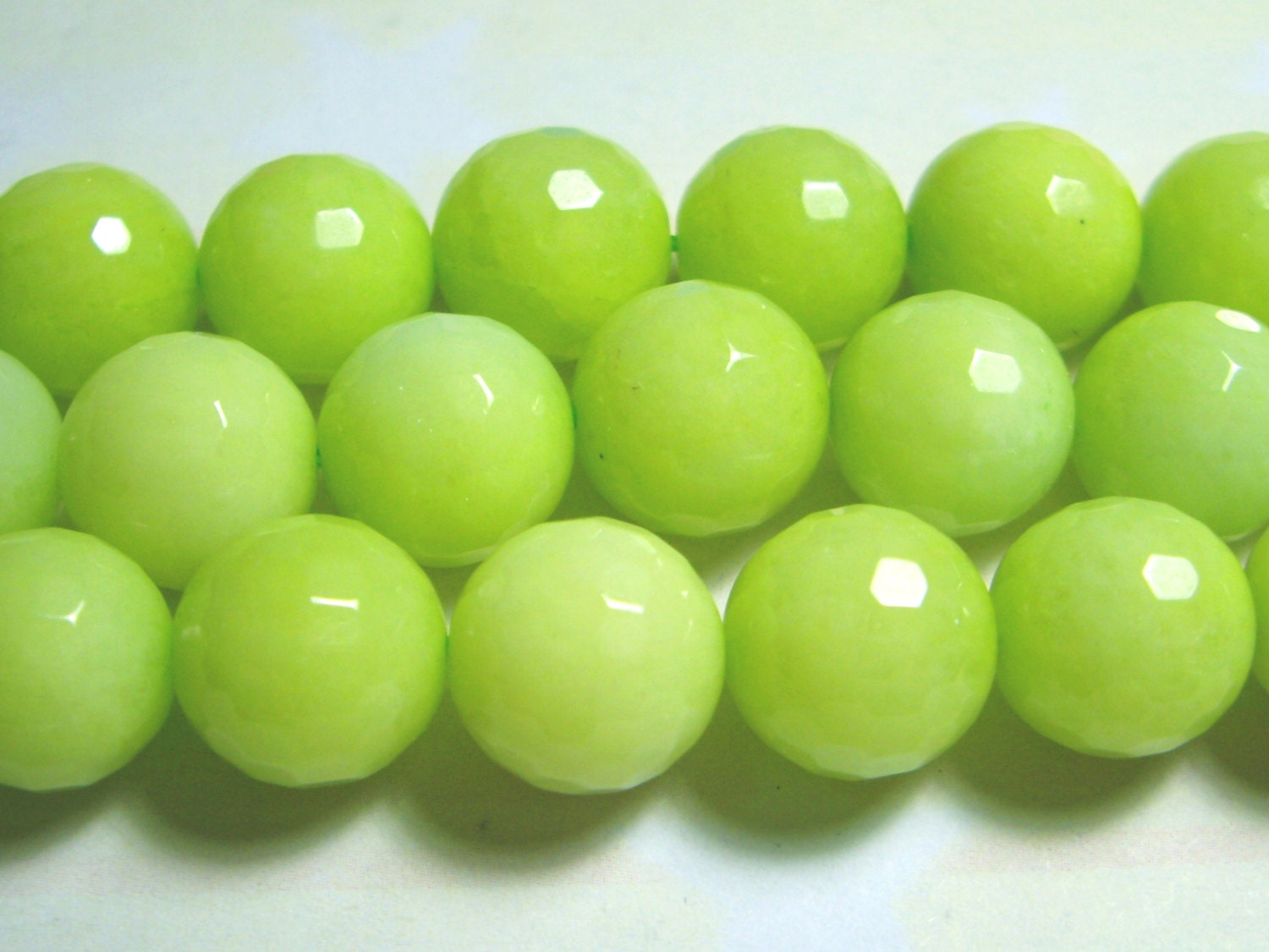 Light Green Jade Gemstone Faceted Round Beads 8mm 12 Pcs