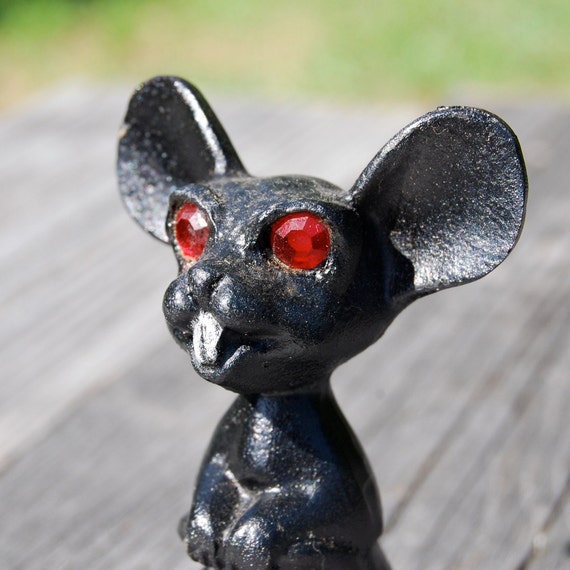 Mouse Carved Of Coal Vintage Mouse Figurine by SexyTrashVintage