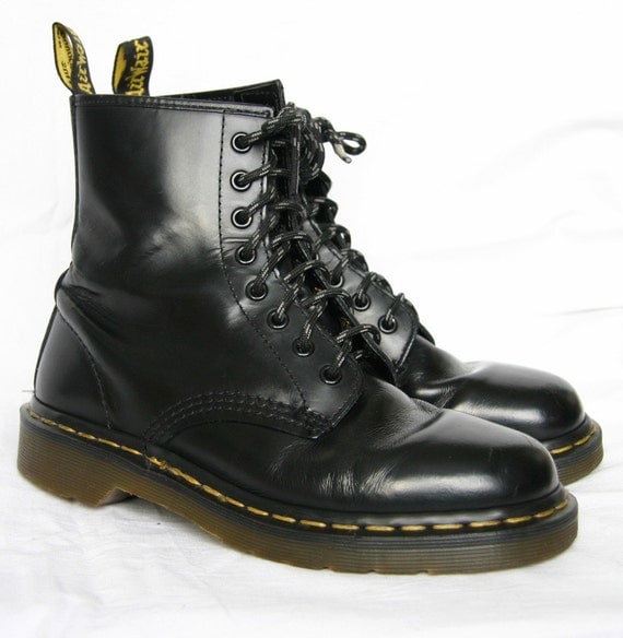 Vintage Black Glossy Leather Dr. Martens Air Wair Lace Up