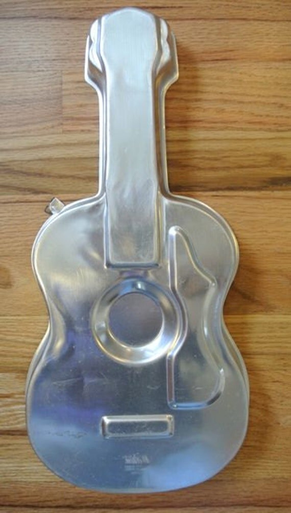 Wilton Guitar Cake Pan