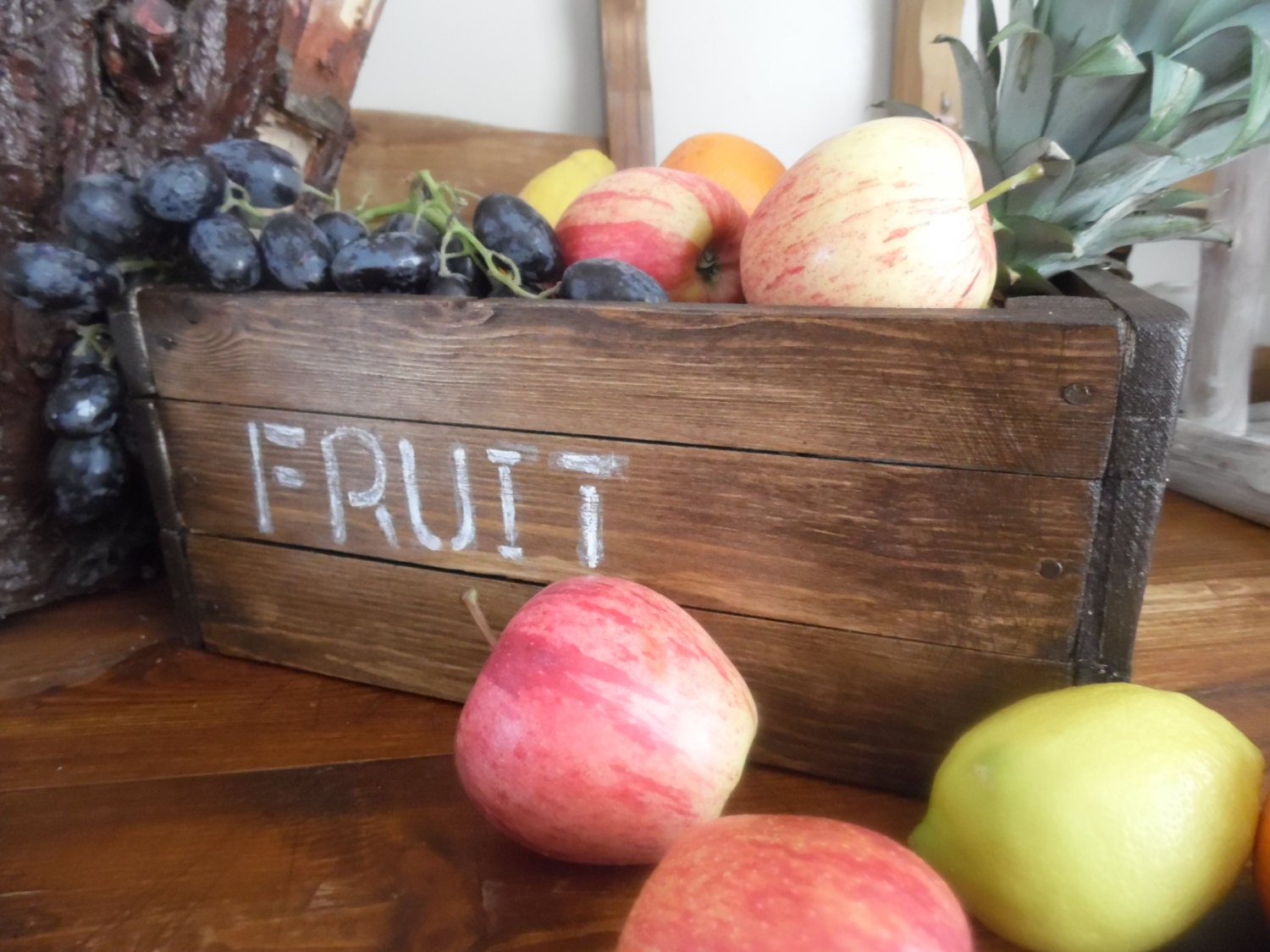 A vintage crate look fruit bowl perfect country chic addition