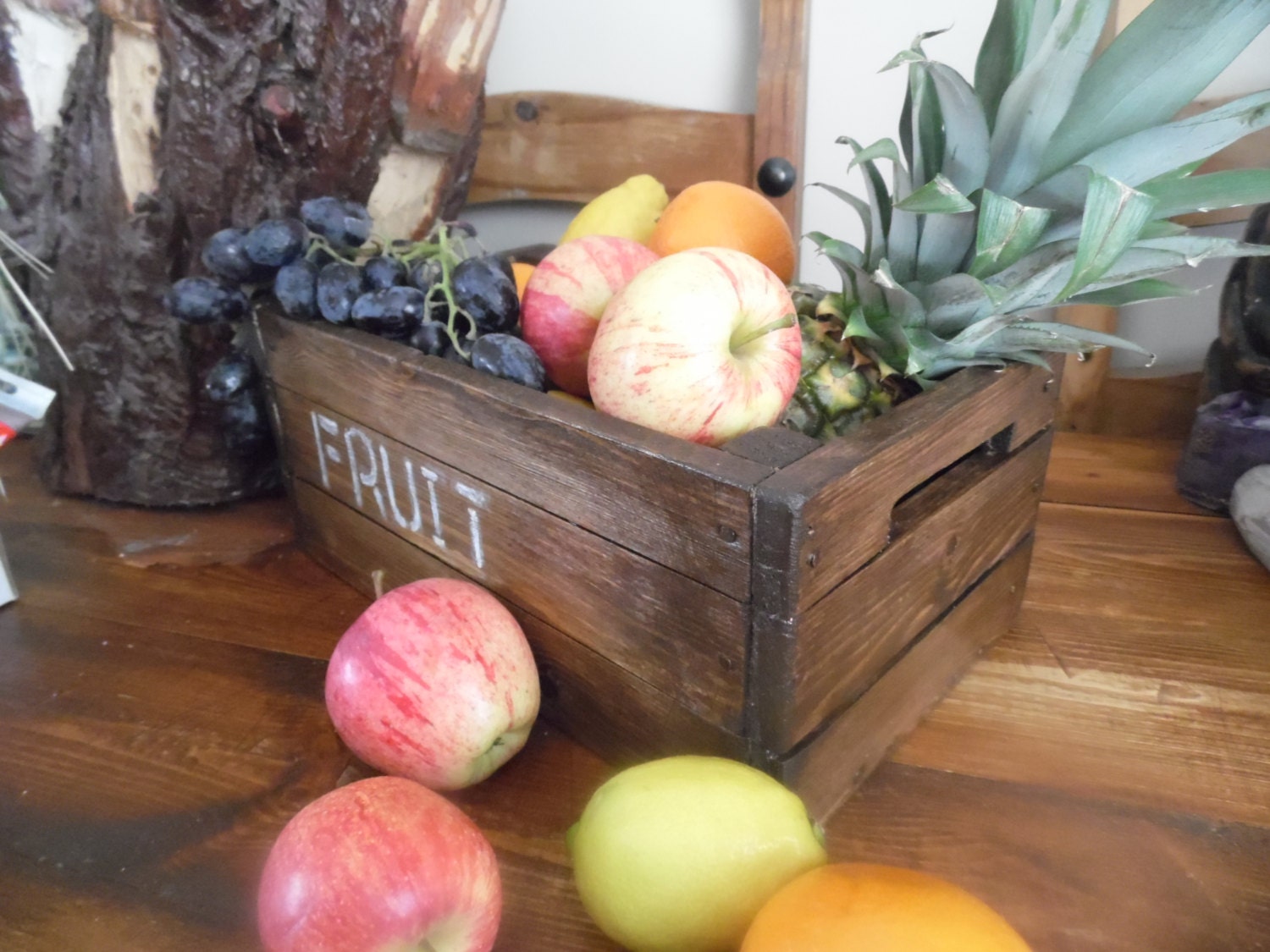 A vintage crate look fruit bowl perfect country chic addition