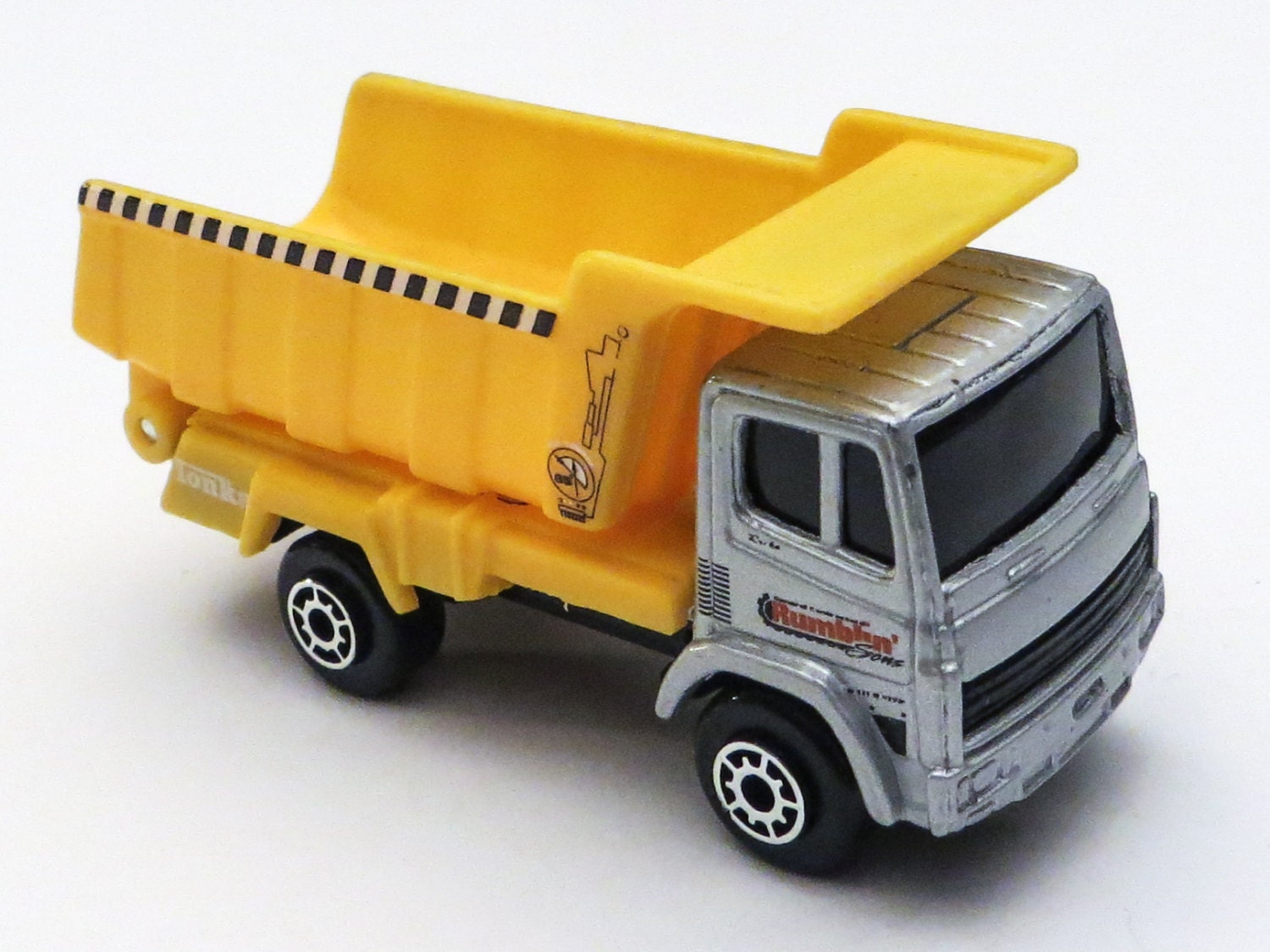 Maisto 1980s Tonka Dump Truck