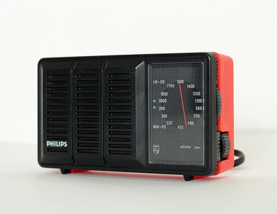 Red small Pocket radio transistor philips LW MW Vintage 1970