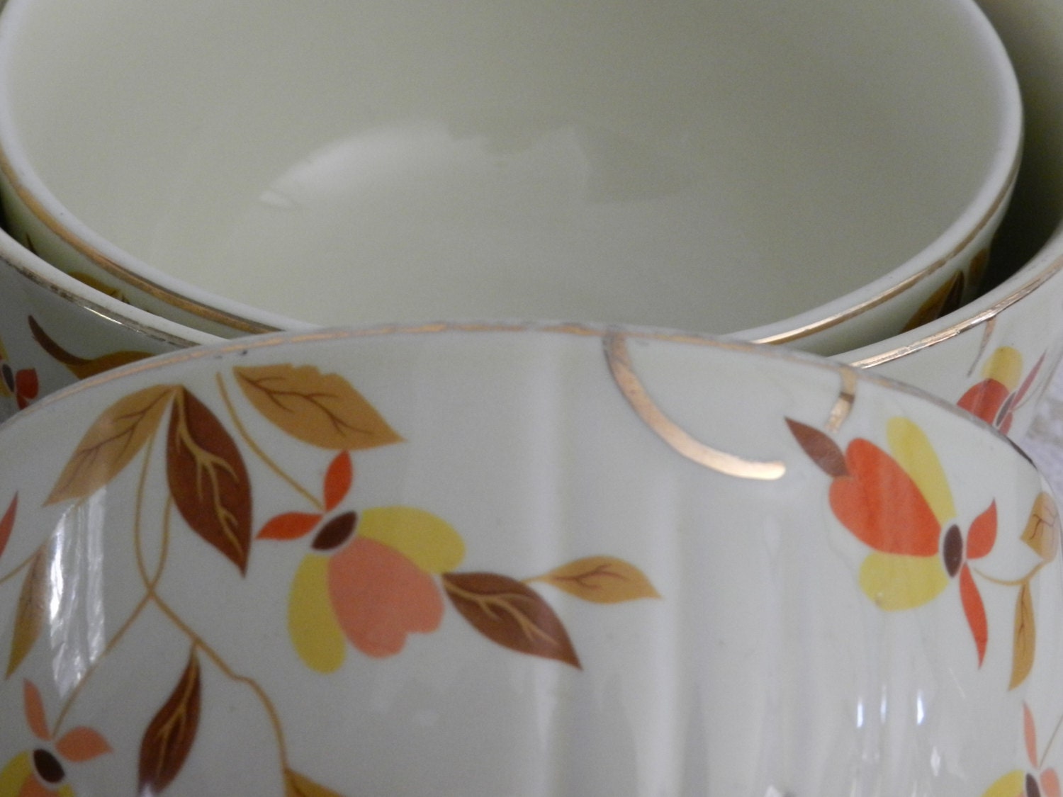 Hall's Jewel Tea Autumn Leaf Nested Mixing Bowls