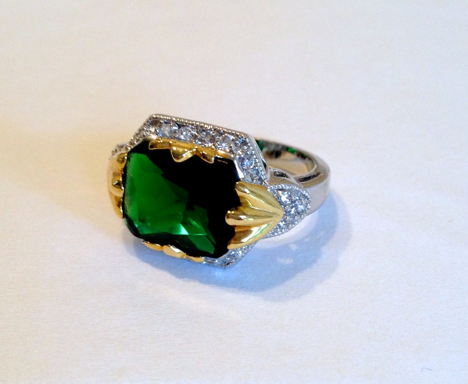 Vintage Two Tone Emerald Estate Jewelry Ring