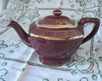 Hall Tea Pot "Hollywood" 0113 Maroon with Gold Embellishments, California Pottery, Mid Century,Dining Table, Table Decor, Tea Party