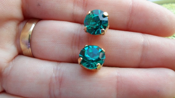 swarovski crystal post earring,swarovski crystal earrings,Emerald Swarovski earrings