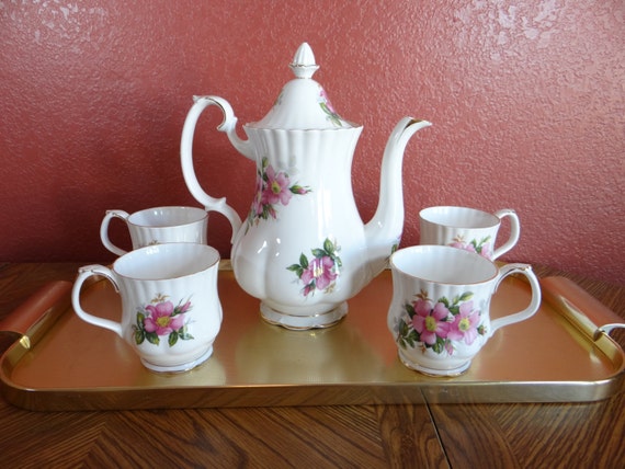 Royal Albert Prairie Rose Large Coffee Pot and Mug Set