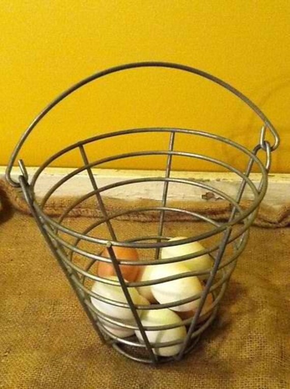 Vintage Wire Golf Ball Range Bucket or Egg Basket by larajanes
