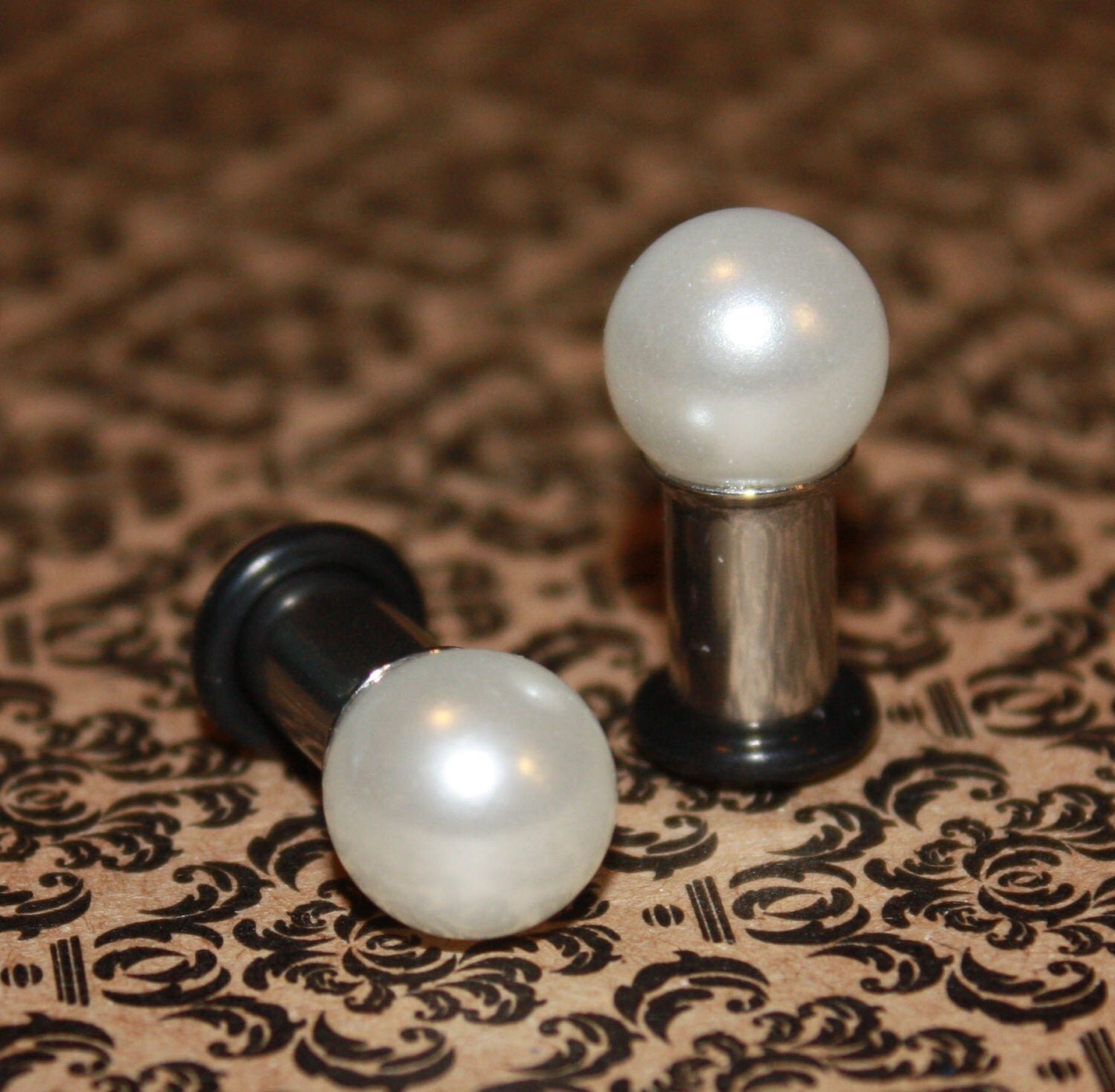 Pearl 10mm ball plugs tunnels for gauged / stretched ears 6g