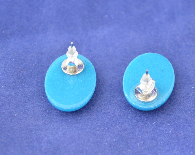 Jade Oval Stud Earrings E297