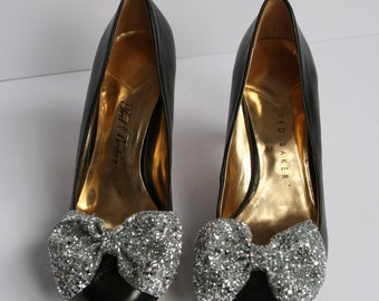 Pair of Silver glitter bow shoe clips, silver glitter bow, shoe clip, handmade shoe clips, glitter silver material, pair of bow shoe clips
