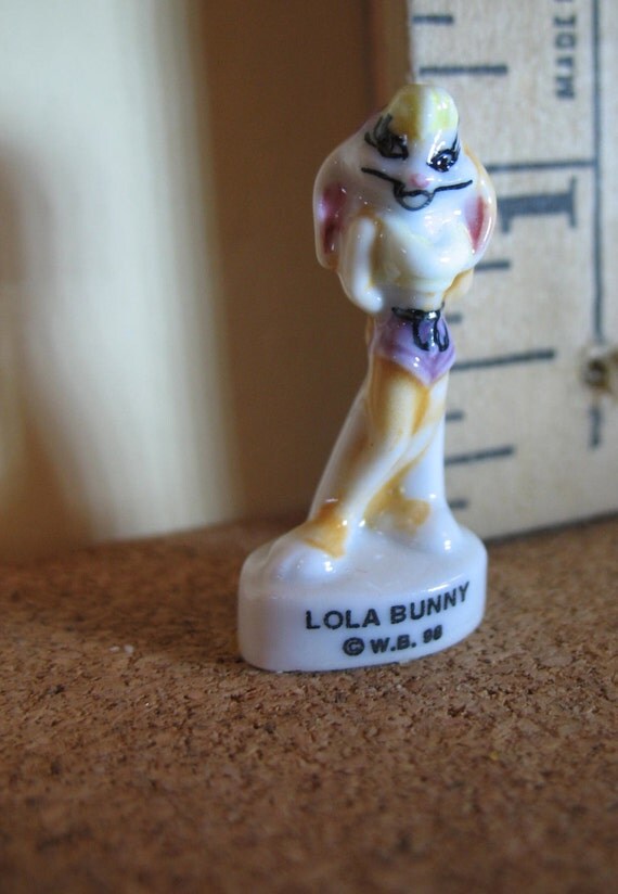 lola bunny figure