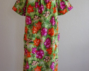 Hibiscus Hawaiian MuuMuu/Summer Shift/Retro Vacation Wear