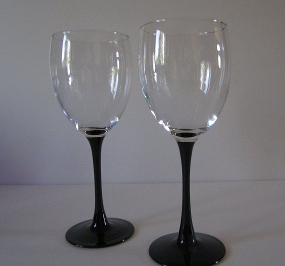 Vintage Two Wine Glasses 8 oz. Black Stem
