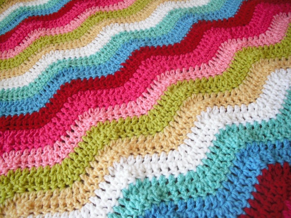 Crochet ripple blanket // baby girl // girl // by blueberryfields