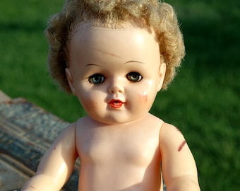 vintage c. 1950 rubber and plastic doll. cool vintage.. Laf T 15