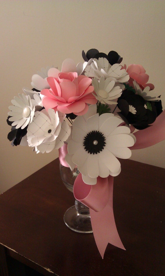 Jujus Paper Flowers in a Cappucino Vase Il_570xn