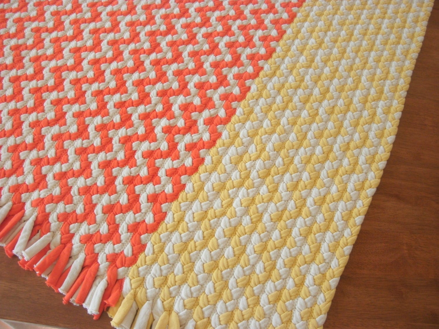 Design your own chevron braided rug made from cotton jersey
