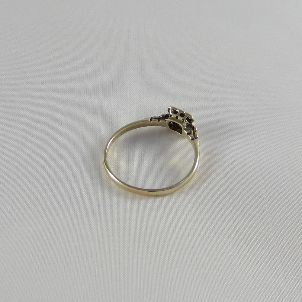 Vintage Diamond Ring. Square Scalloped Edge Ring in Yellow