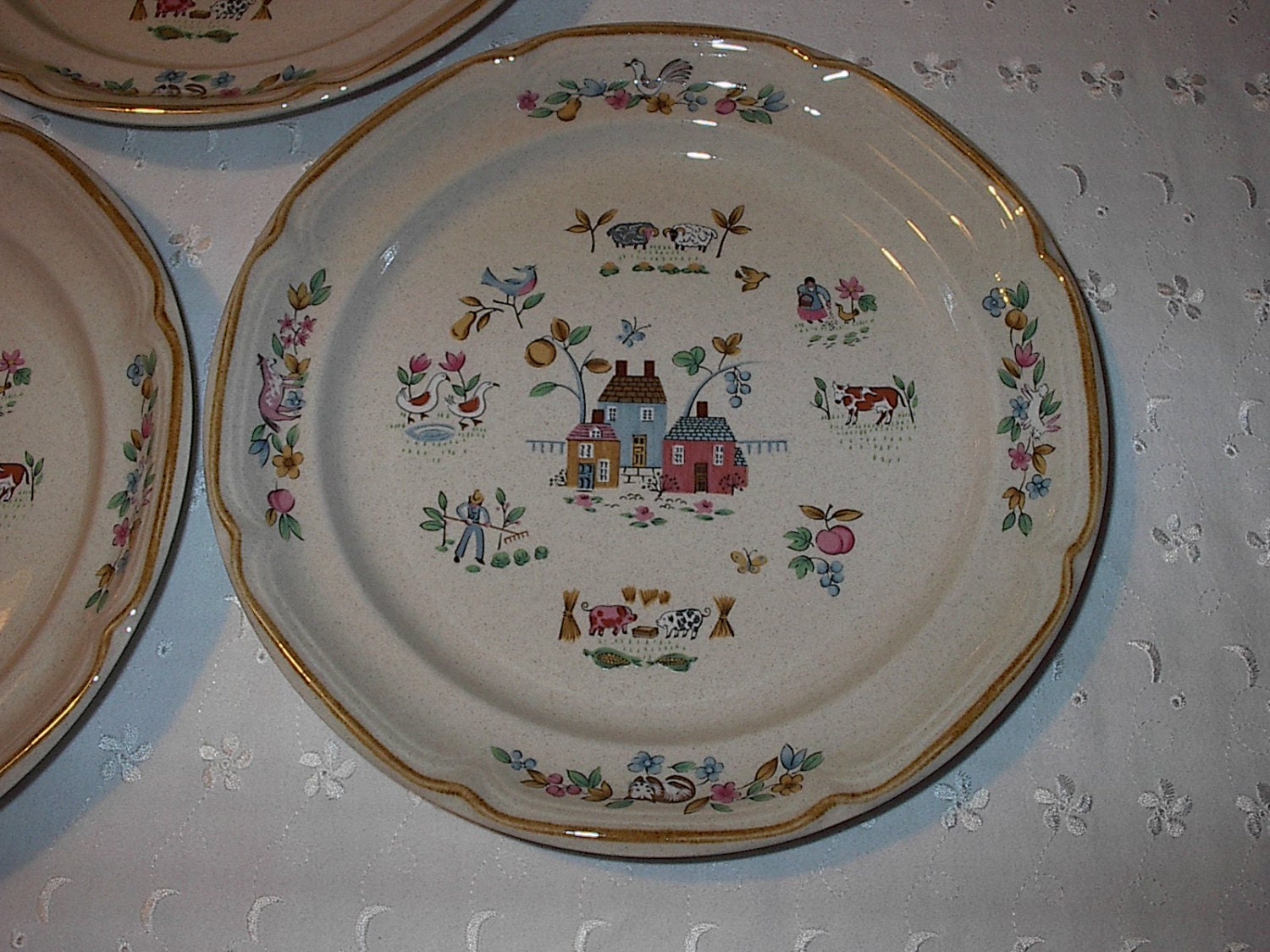 International Heartland Dinner Plates 3 piece set 7774 Japan