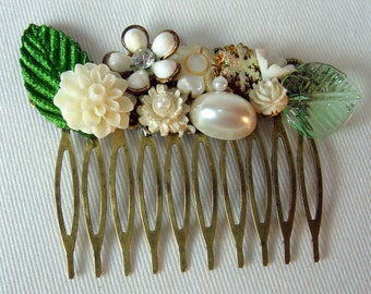 Creamy Ivory Wedding Hair Comb. Vintage Assemblage