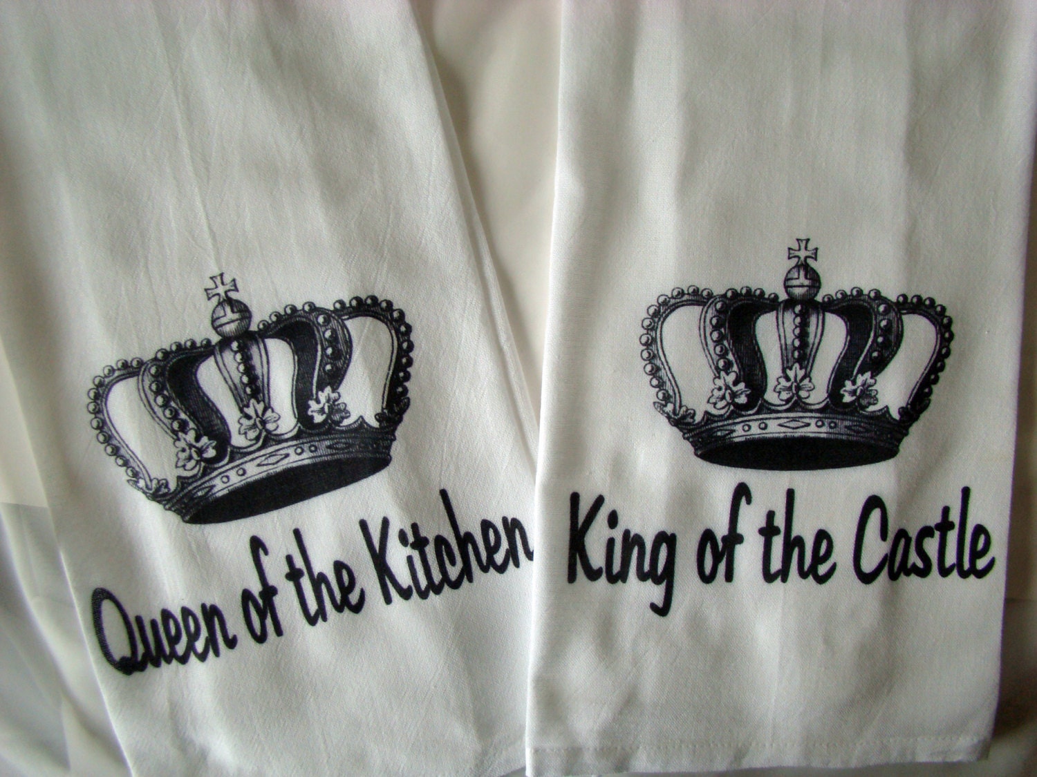 Her queen. Her King his Queen. Kings & Queens. His Queen кольцо. Kings Queens крем.