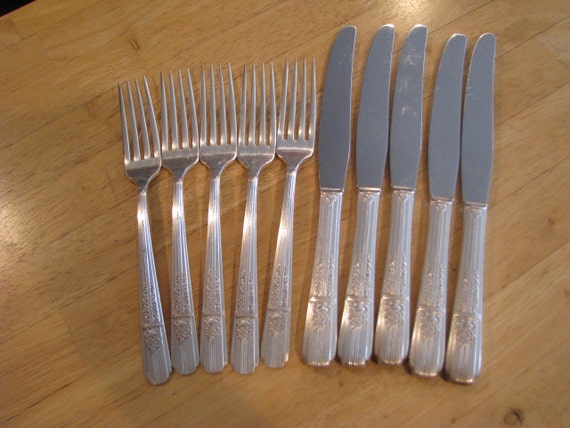 Vintage Wm. A. Rogers A1 Plus Oneida Flatware Set