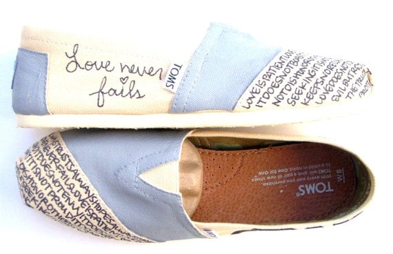 The Micah Gray and Cream TOMS