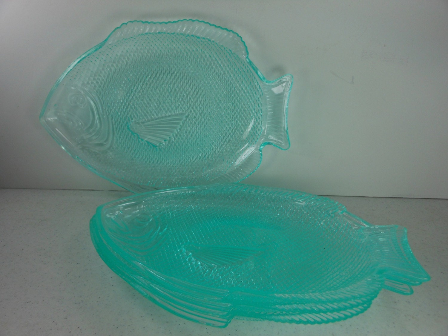4 Vintage Fish Shape Plates Platters Aqua Plastic USA