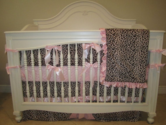 Pink leopard baby bedding 4 piece set by custombeddingbyliz Bettwäsche pizza