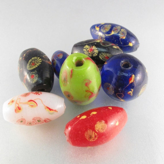 1800s CHINESE PEKING GLASS flower beads . antique glass bead.