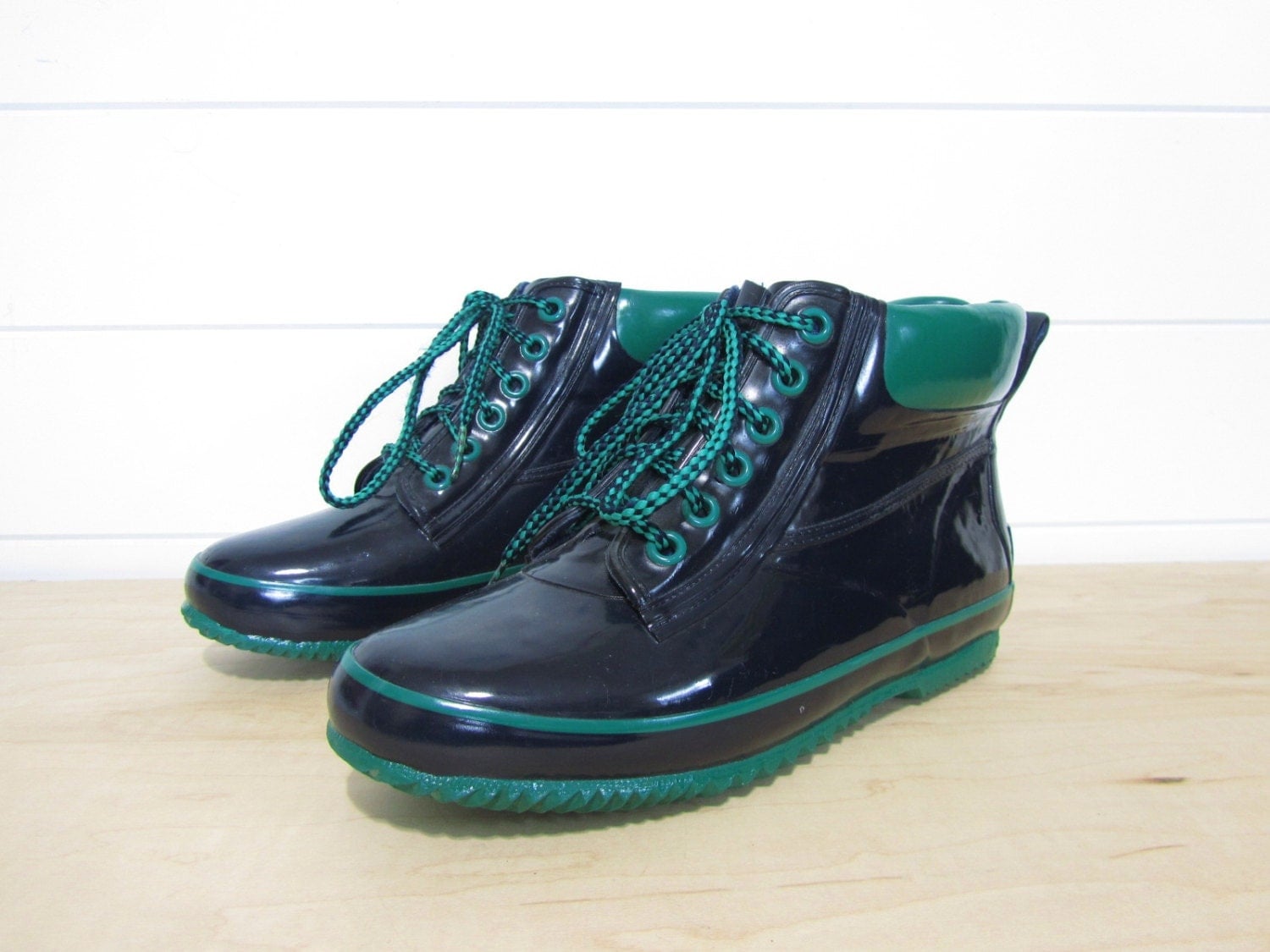 fila pink and black running shoes