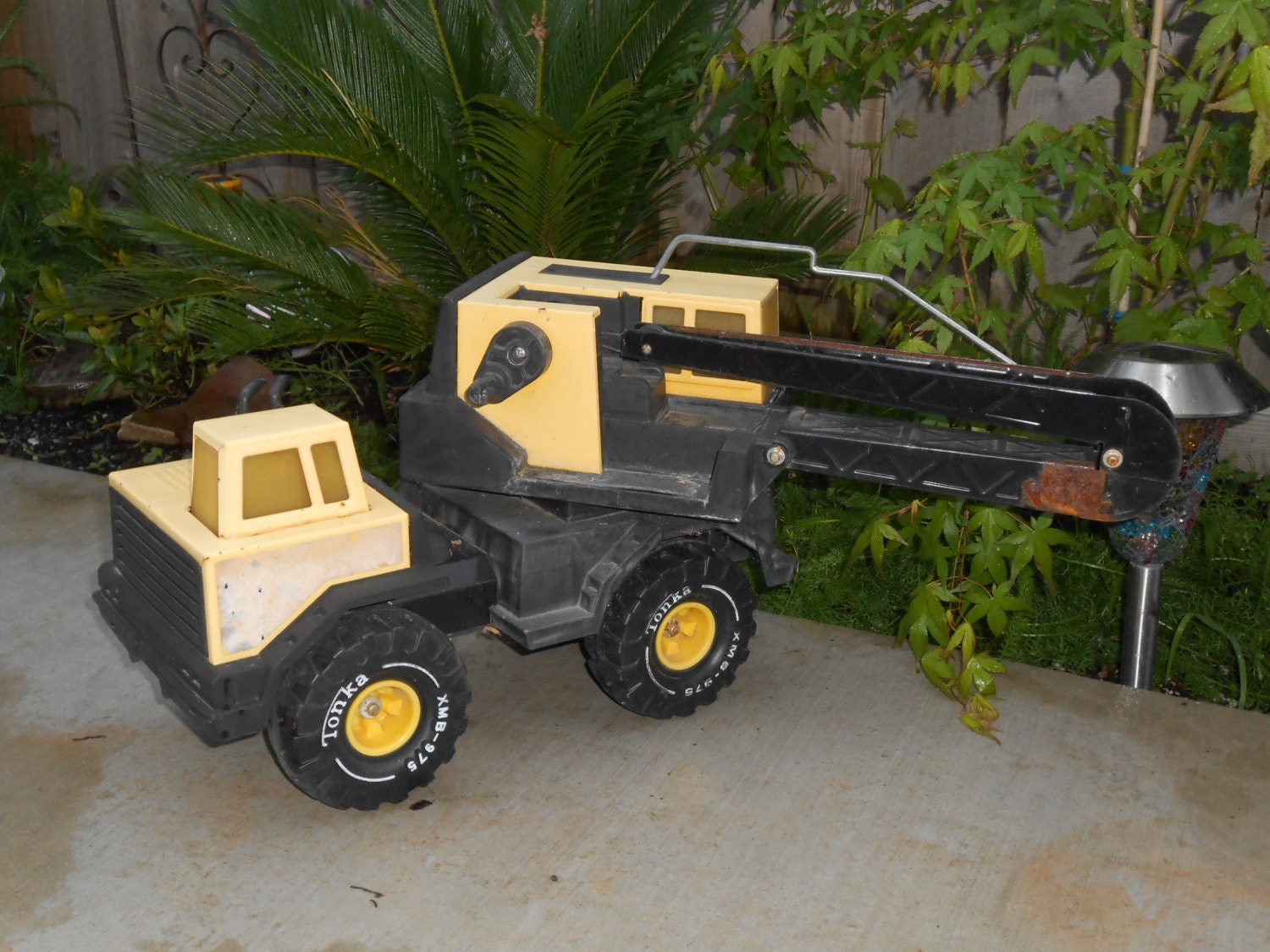 yellow crane truck toy