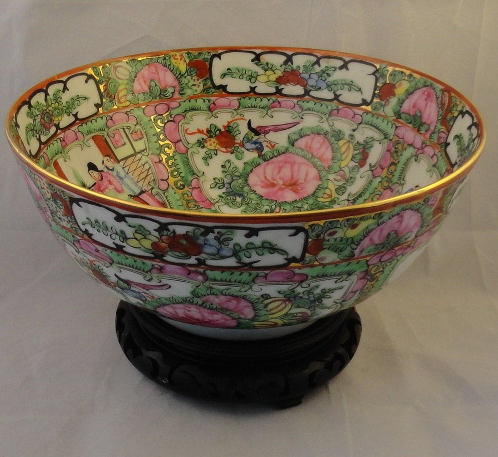 Beautiful Vintage Japanese Porcelain Ware Hand Decorated in