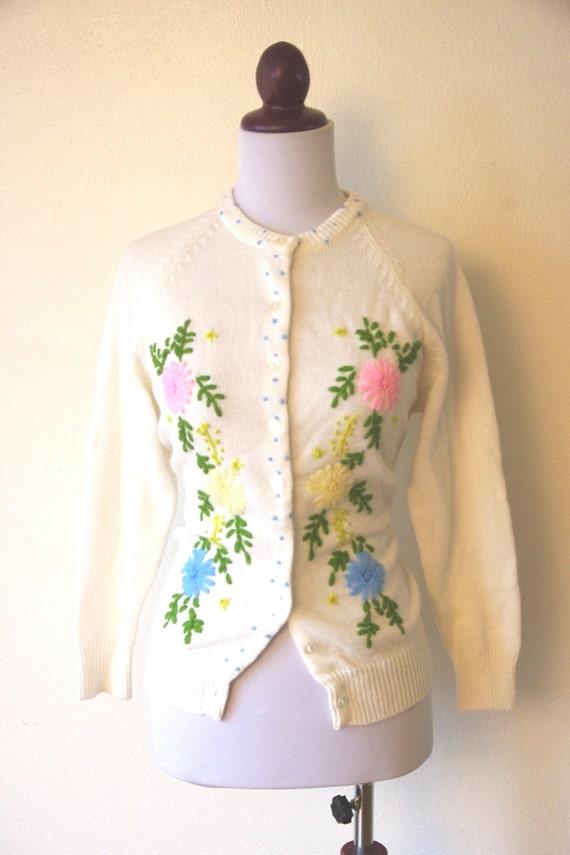 Vintage 1950s Embroidered Floral Cardigan