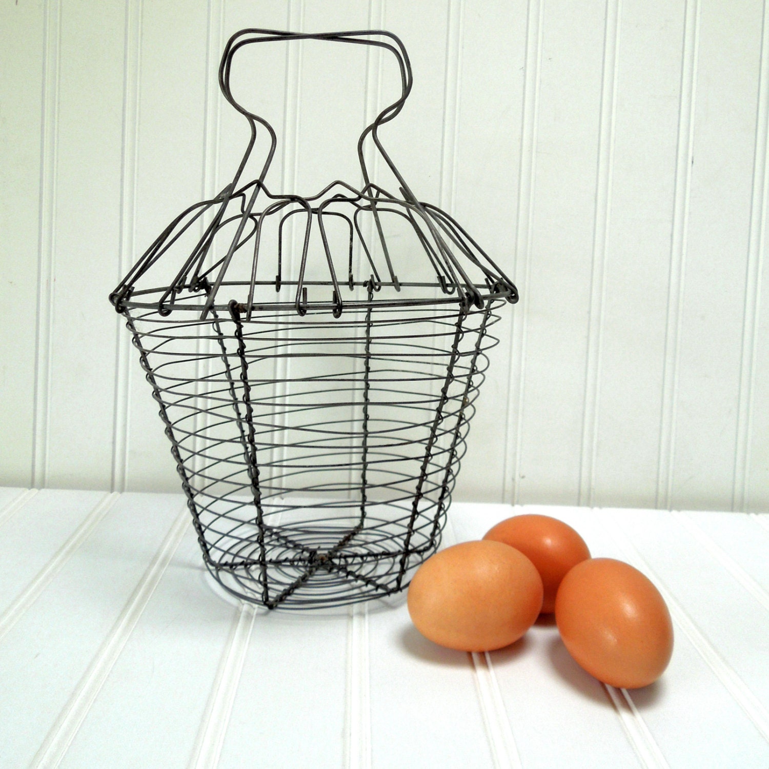Vintage Egg Basket Wire Egg Basket. Farm Egg Basket