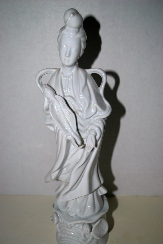 sale white porcelain figurine goddess of Mercy Asian