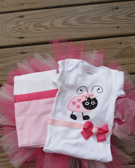 Items similar to Personalized Embroidered Girls Newborn Gift Set on Etsy